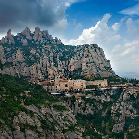 Piso En El Centro De Monistrol De Montserrat Bagian luar foto