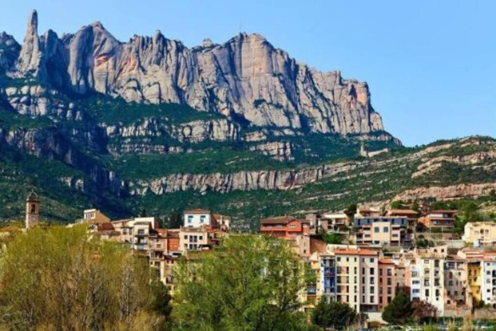 Piso En El Centro De Monistrol De Montserrat Bagian luar foto